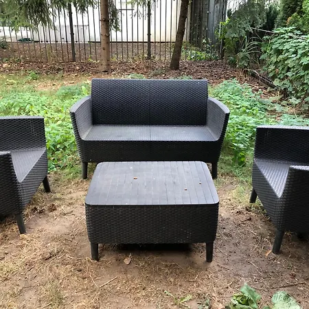 Golden Saska Kepa Luxury Retreat With Garden & Design Interior