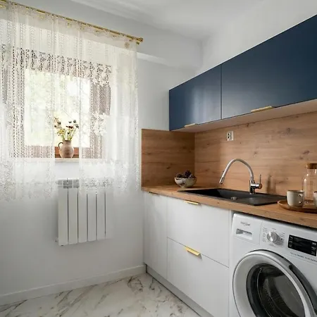 Golden Saska Kepa Luxury Retreat With Garden & Design Interior *