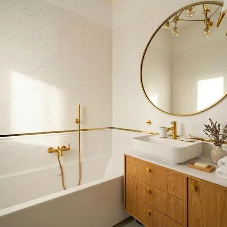 Golden Saska Kepa Luxury Retreat With Garden & Design Interior Villa Warszawa