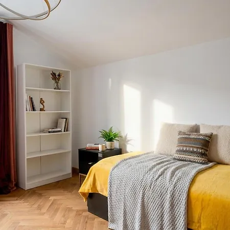 Golden Saska Kepa Luxury Retreat With Garden & Design Interior Villa Warszawa