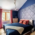 Golden Saska Kepa Luxury Retreat With Garden & Design Interior וילה
